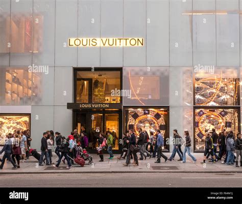 louis vuitton outlet in nyc.